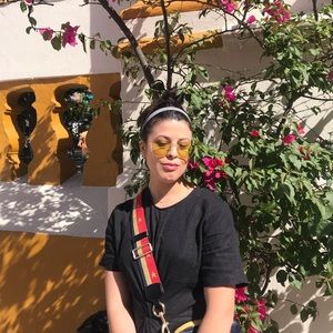 Meet your Posher, Elena